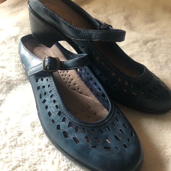 Navy blue Mary Jane slip ons Easy Street W9.5 New - Picture 4 of 8
